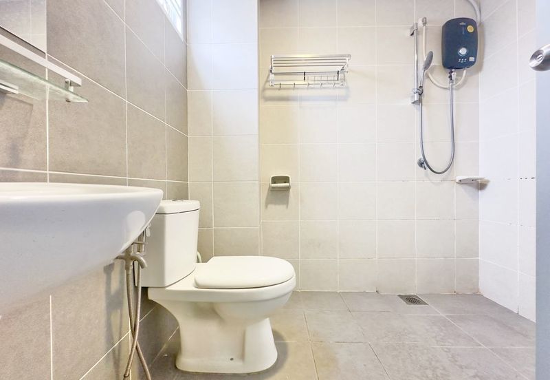 Puncak Alam Irama Perdana LBS, End Lot Double Storey Terrace House For Sale