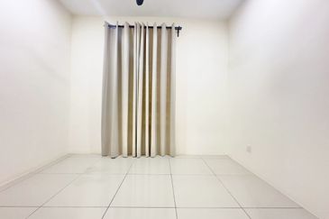 Puncak Alam Irama Perdana LBS, End Lot Double Storey Terrace House For Sale