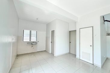 Puncak Alam, Alam Suria, Corner Lot Semi-D Double Storey, For Sale.