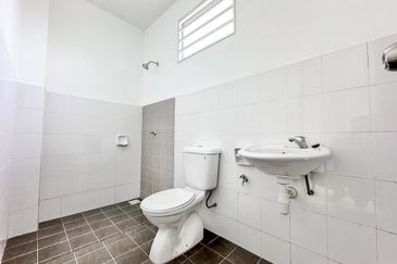 Puncak Alam, Alam Suria, Corner Lot Semi-D Double Storey, For Sale.