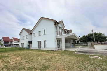 Puncak Alam, Alam Suria, Corner Lot Semi-D Double Storey, For Sale.