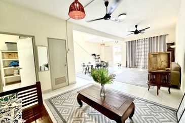 Alam Suria, Puncak Alam, Double Storey Superlink For Sale - Double Frontage House