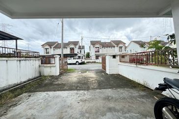 Alam Suria, Puncak Alam, Double Storey Superlink For Sale - Double Frontage House