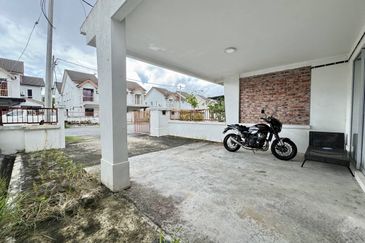 Alam Suria, Puncak Alam, Double Storey Superlink For Sale - Double Frontage House