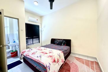 Alam Suria, Puncak Alam, Double Storey Superlink For Sale - Double Frontage House