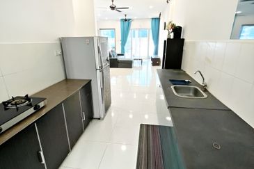 Cherry 2, Bandar Hillpark, Puncak Alam, Double Storey Superlink 4Bed 4Bath (Fully Furnished & Facing Open) For Sale.