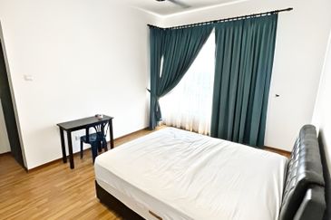 Cherry 2, Bandar Hillpark, Puncak Alam, Double Storey Superlink 4Bed 4Bath (Fully Furnished & Facing Open) For Sale.