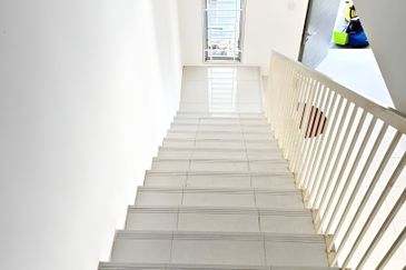 Cherry 2, Bandar Hillpark, Puncak Alam, Double Storey Superlink 4Bed 4Bath (Fully Furnished & Facing Open) For Sale.