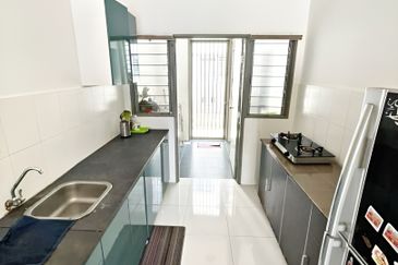 Cherry 2, Bandar Hillpark, Puncak Alam, Double Storey Superlink 4Bed 4Bath (Fully Furnished & Facing Open) For Sale.