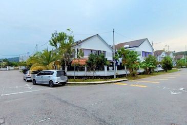 Bayu Suria, Puncak Alam, Corner Lot Semi-D Cluster For Sale, Extra 20ft Side Land!