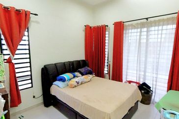 Bayu Suria, Puncak Alam, Corner Lot Semi-D Cluster For Sale, Extra 20ft Side Land!