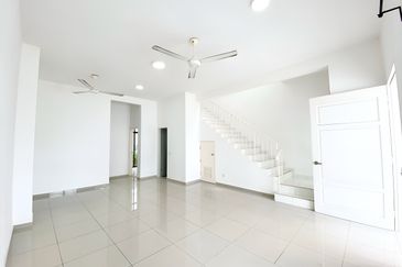 Graham Garden (4Bedroom), Eco Grandeur, Puncak Alam Double Storey Terrace House For Sale. Dekat dengan Surau & Gym!