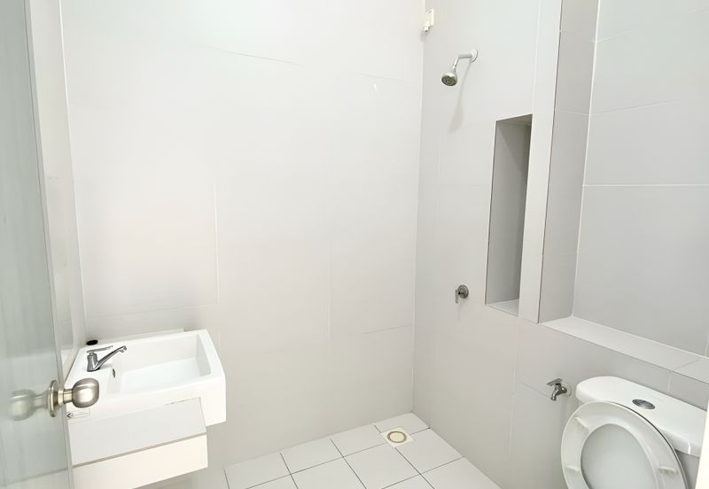 Graham Garden (4Bedroom), Eco Grandeur, Puncak Alam Double Storey Terrace House For Sale. Dekat dengan Surau & Gym!