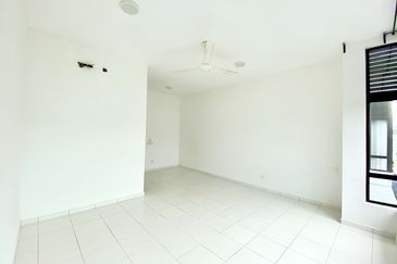 Graham Garden (4Bedroom), Eco Grandeur, Puncak Alam Double Storey Terrace House For Sale. Dekat dengan Surau & Gym!