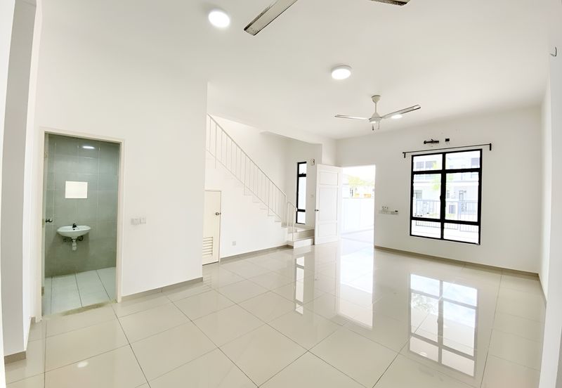 Graham Garden (4Bedroom), Eco Grandeur, Puncak Alam Double Storey Terrace House For Sale. Dekat dengan Surau & Gym!