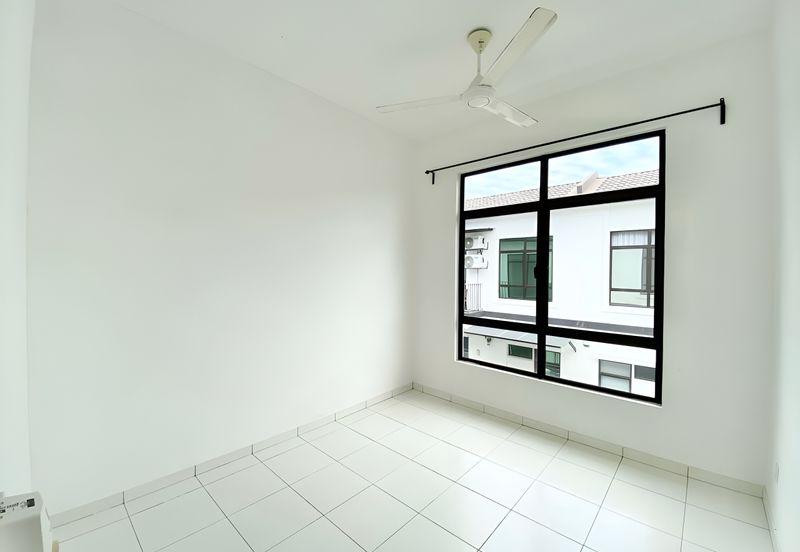 Graham Garden (4Bedroom), Eco Grandeur, Puncak Alam Double Storey Terrace House For Sale. Dekat dengan Surau & Gym!