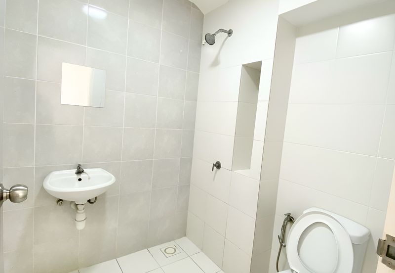 Graham Garden (4Bedroom), Eco Grandeur, Puncak Alam Double Storey Terrace House For Sale. Dekat dengan Surau & Gym!