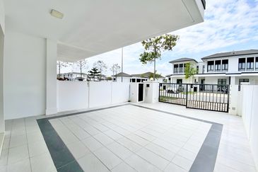 Graham Garden (4Bedroom), Eco Grandeur, Puncak Alam Double Storey Terrace House For Sale. Dekat dengan Surau & Gym!