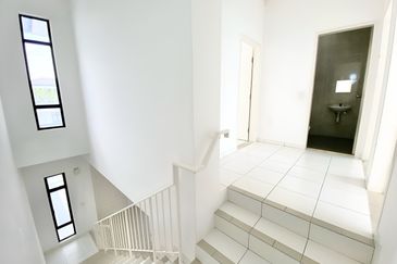 Graham Garden (4Bedroom), Eco Grandeur, Puncak Alam Double Storey Terrace House For Sale. Dekat dengan Surau & Gym!