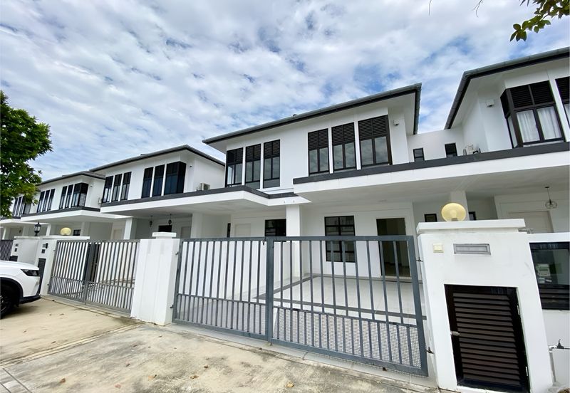 Graham Garden (4Bedroom), Eco Grandeur, Puncak Alam Double Storey Terrace House For Sale. Dekat dengan Surau & Gym!