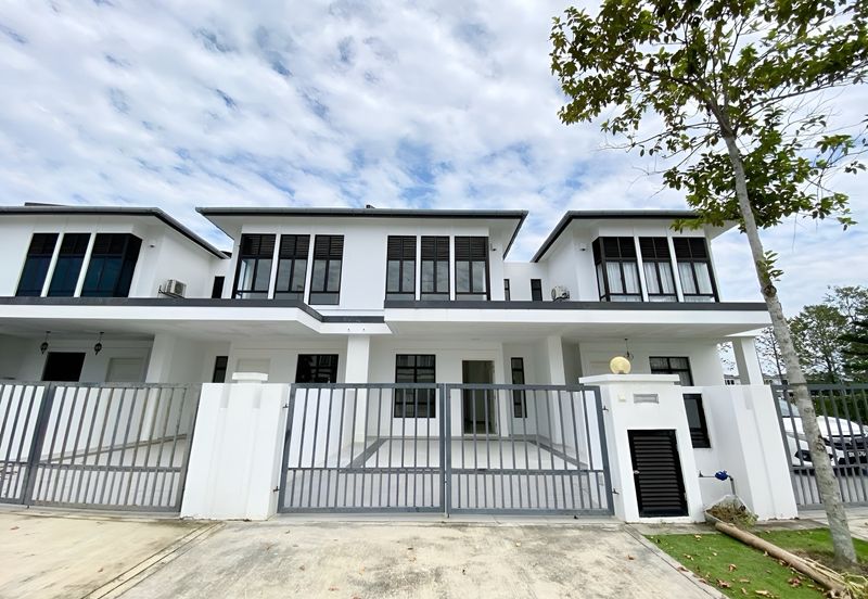 Graham Garden (4Bedroom), Eco Grandeur, Puncak Alam Double Storey Terrace House For Sale. Dekat dengan Surau & Gym!