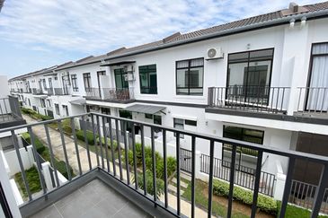 Graham Garden (4Bedroom), Eco Grandeur, Puncak Alam Double Storey Terrace House For Sale. Dekat dengan Surau & Gym!