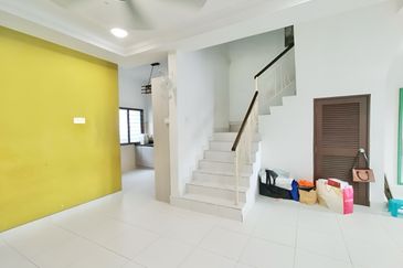 Lavender Ville, Puncak Alam Fasa 2, Double Storey Terrace For Sale! Dekat dengan Masjid.