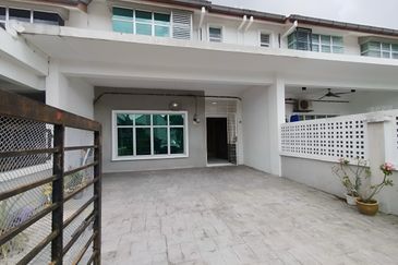 Lavender Ville, Puncak Alam Fasa 2, Double Storey Terrace For Sale! Dekat dengan Masjid.