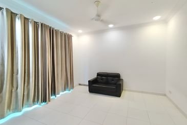 Lavender Ville, Puncak Alam Fasa 2, Double Storey Terrace For Sale! Dekat dengan Masjid.
