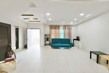 Lavender Ville, Puncak Alam Fasa 2, Double Storey Terrace For Sale! Dekat dengan Masjid.