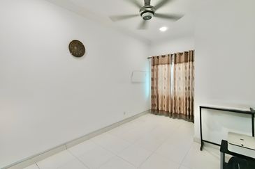 Lavender Ville, Puncak Alam Fasa 2, Double Storey Terrace For Sale! Dekat dengan Masjid.
