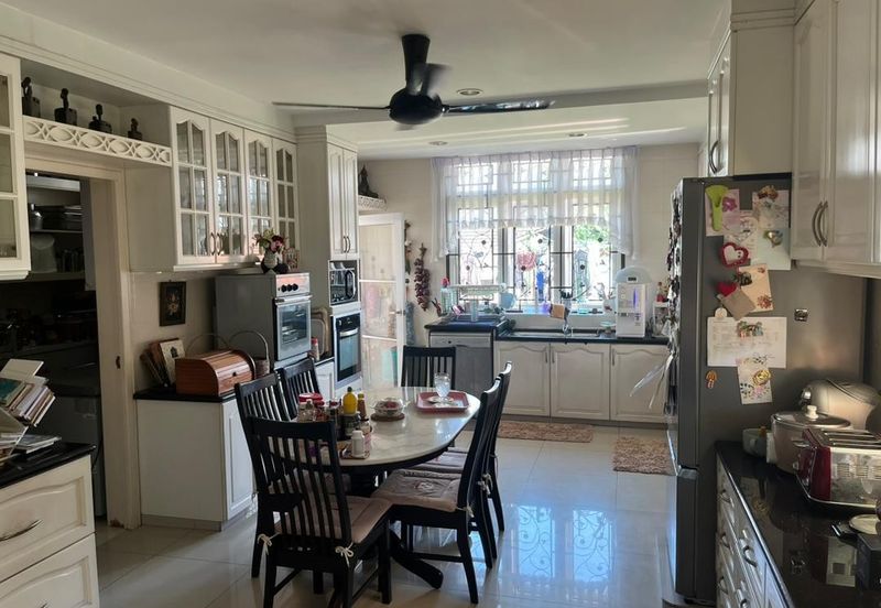 Stulang Laut / Darat