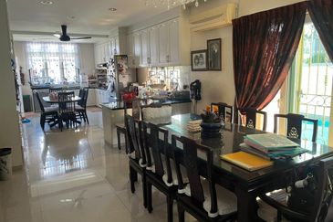 Stulang Laut / Darat