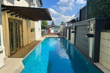 Stulang Laut / Darat