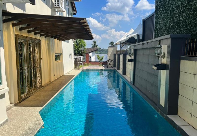 Stulang Laut / Darat