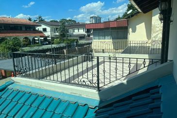 Stulang Laut / Darat