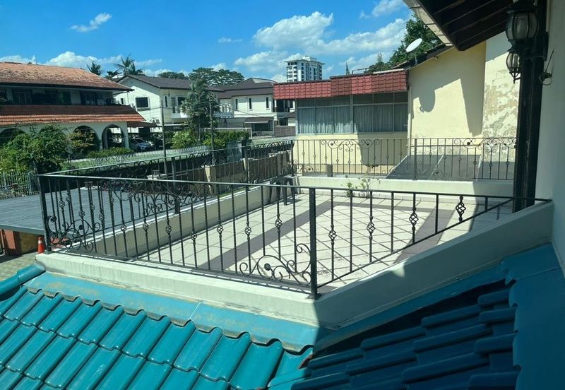 Stulang Laut / Darat