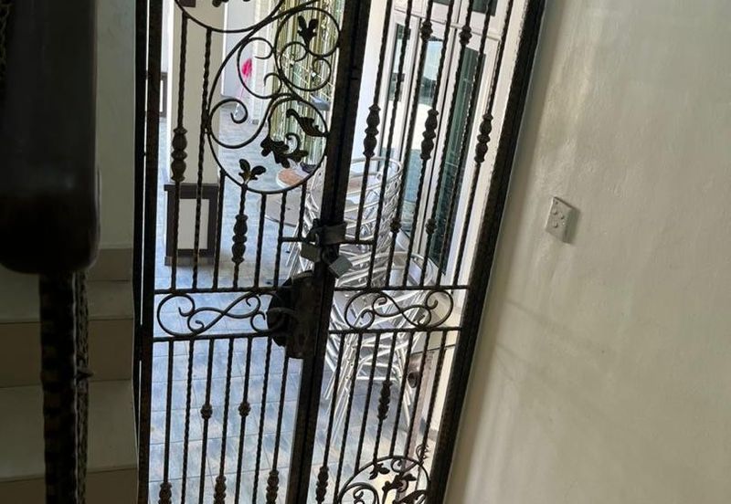 Stulang Laut / Darat