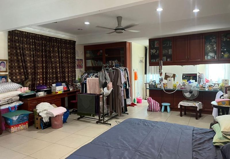 Stulang Laut / Darat