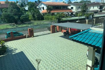 Stulang Laut / Darat