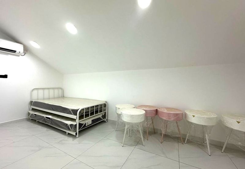 Stulang Laut / Darat