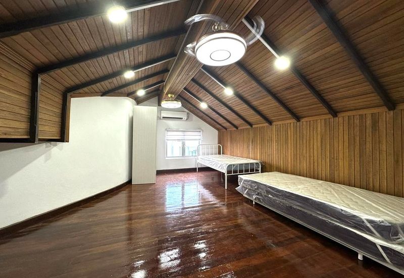 Stulang Laut / Darat