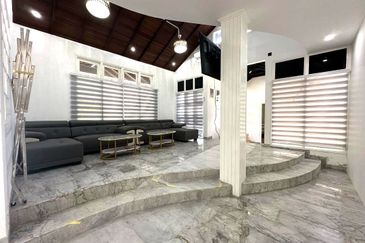 Stulang Laut / Darat