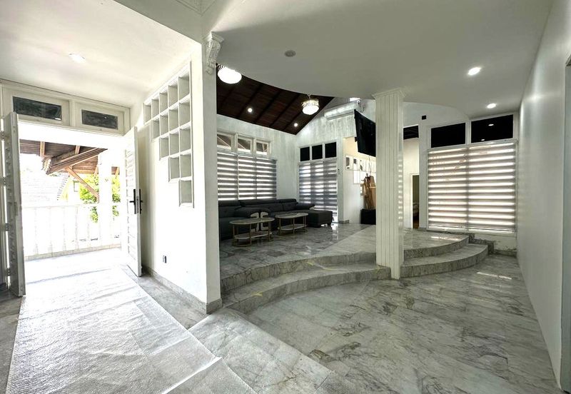 Stulang Laut / Darat