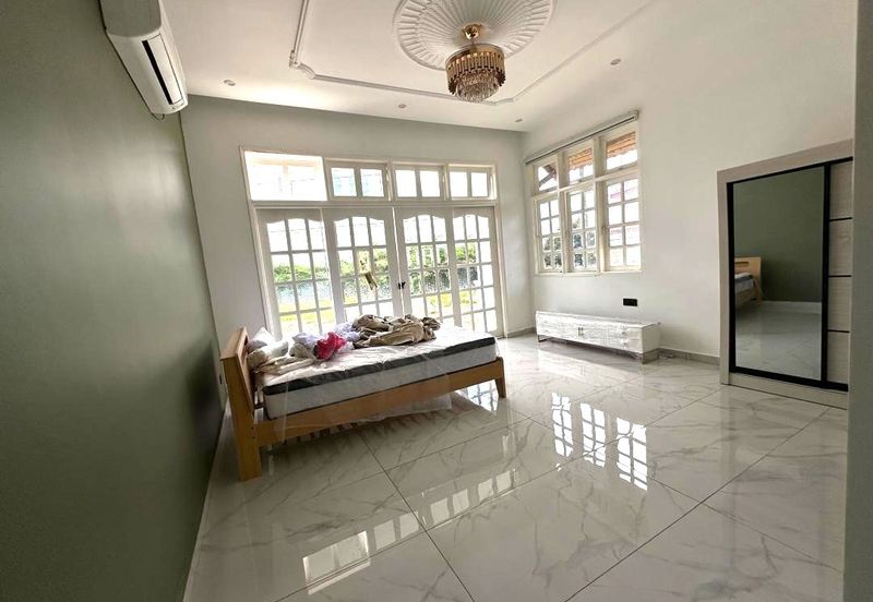 Stulang Laut / Darat