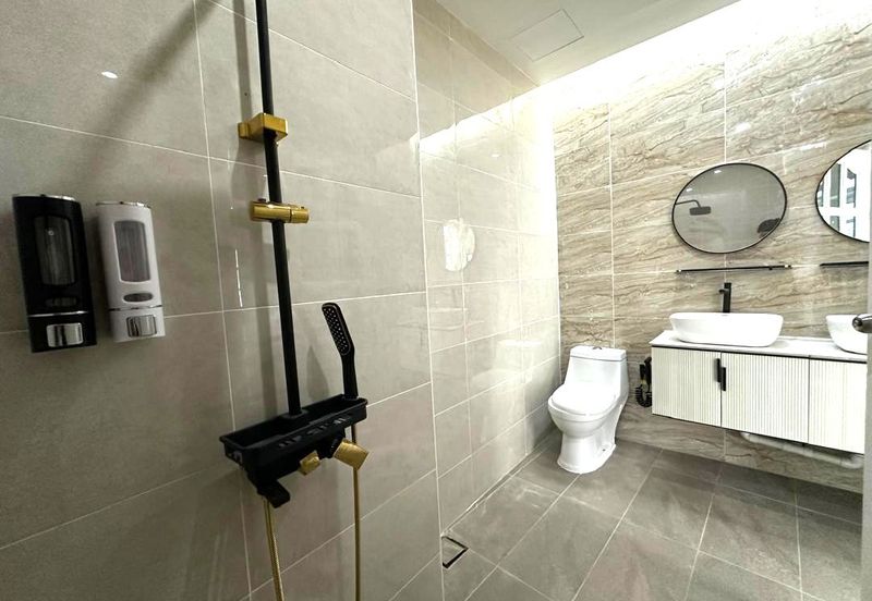 Stulang Laut / Darat