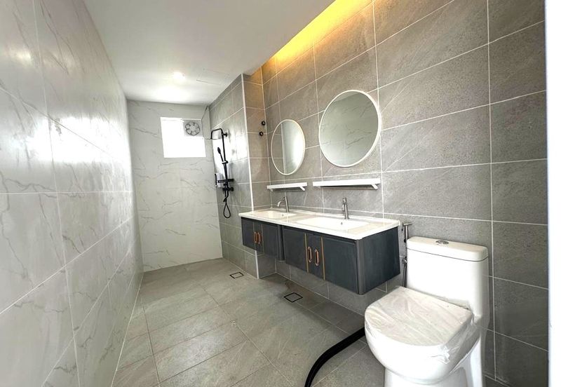 Stulang Laut / Darat