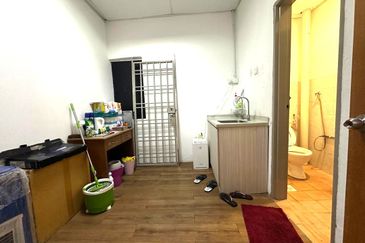 Taman Mount Austin Commercial