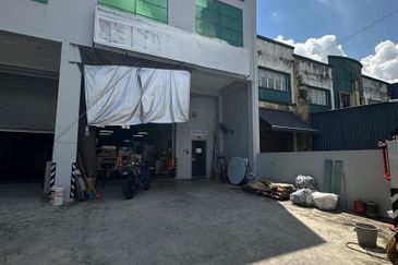 Taman Mount Austin Commercial