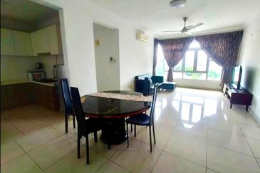 Golden Sands Seaview Residence